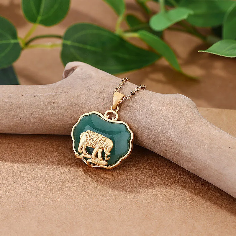 Ancient gold craft natural Hotan jasper elephant necklace pendant