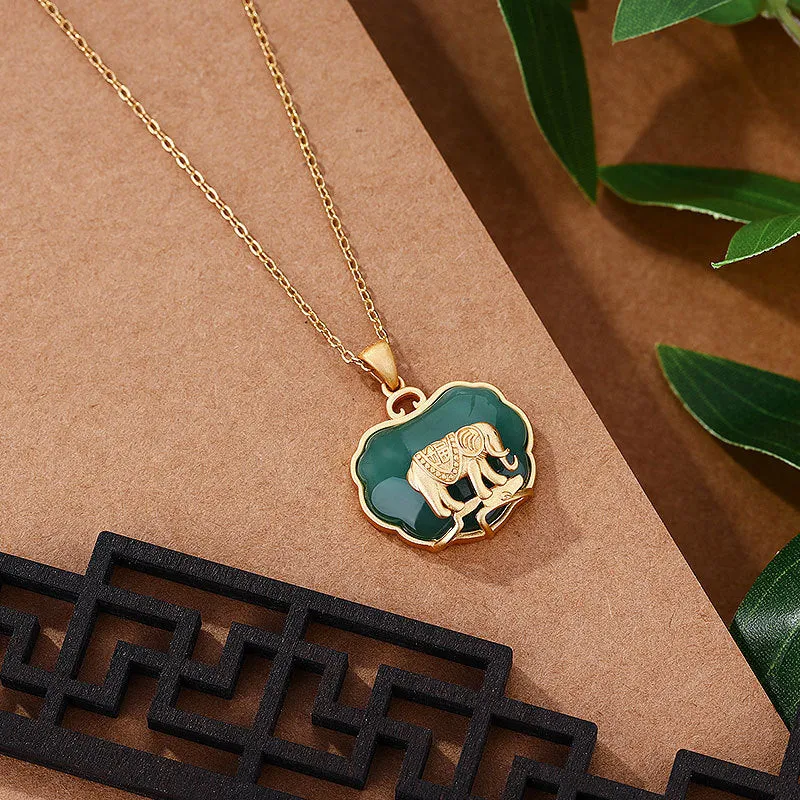 Ancient gold craft natural Hotan jasper elephant necklace pendant