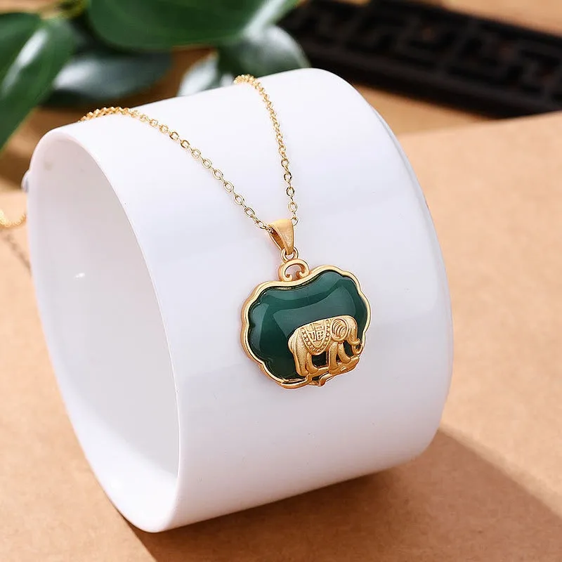 Ancient gold craft natural Hotan jasper elephant necklace pendant