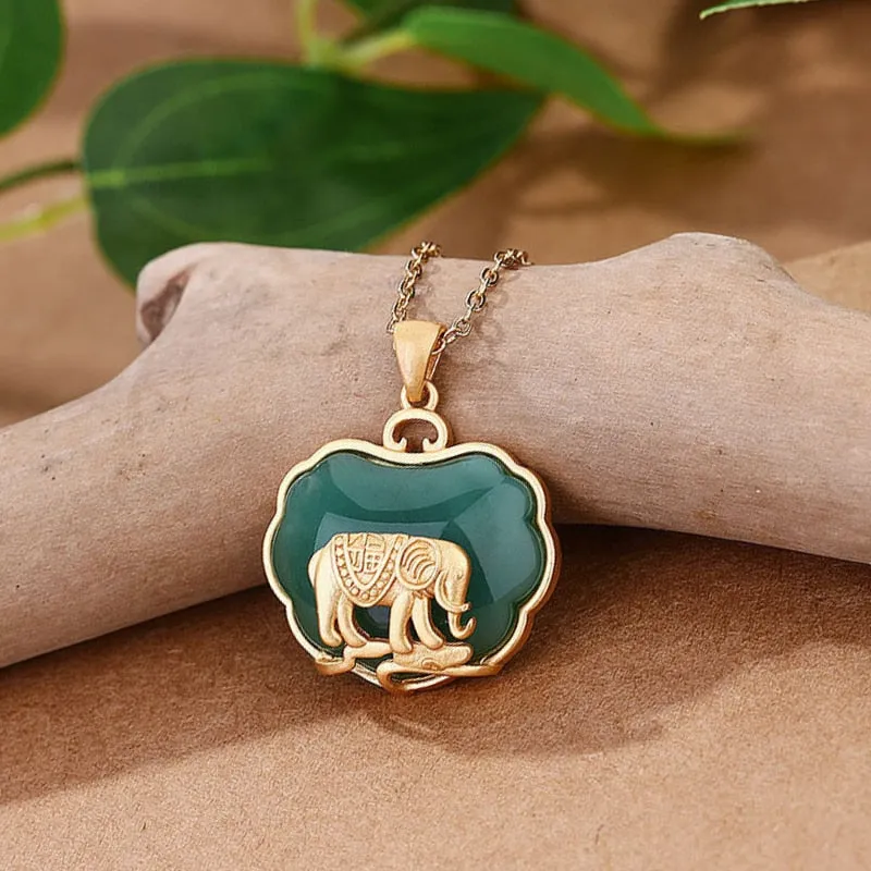 Ancient gold craft natural Hotan jasper elephant necklace pendant