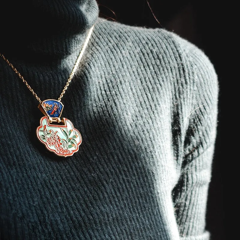 Ancient gold craftsmanship necklaces ethnic style lock Unusual enamel flowers leaf green pendant
