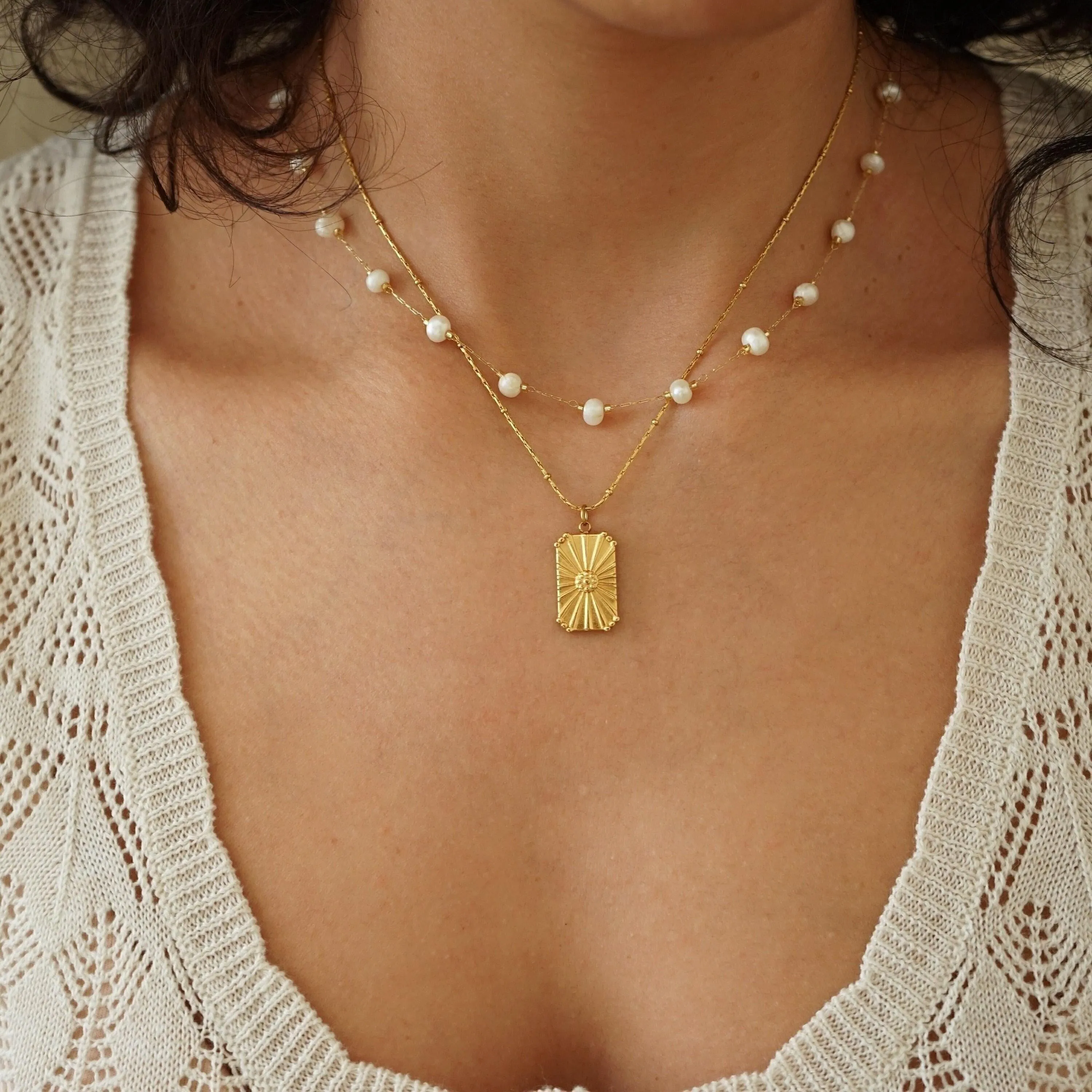 Gold Rectangle Pendant with Flower Necklace
