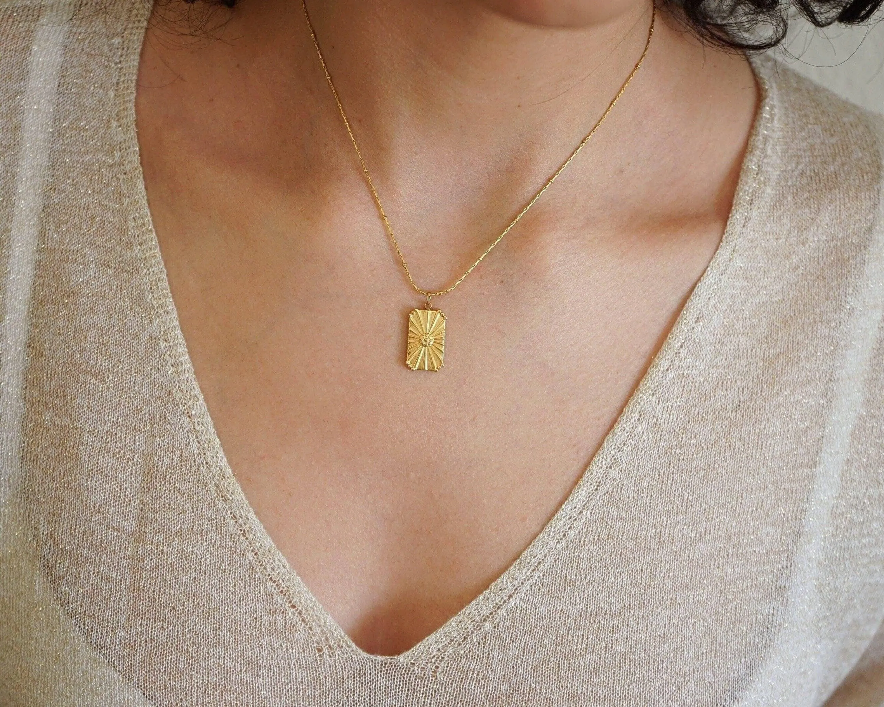 Gold Rectangle Pendant with Flower Necklace