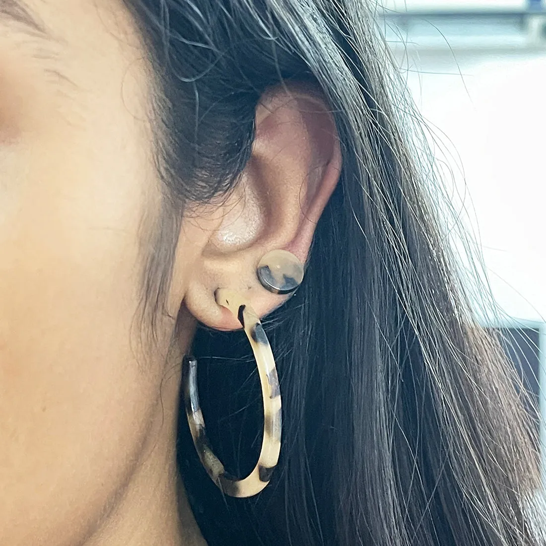 SET OF 6 GOLD-TONED, PEARL, ANIMAL TORTOISE SHELL PRINT STUD & HOOP EARRINGS