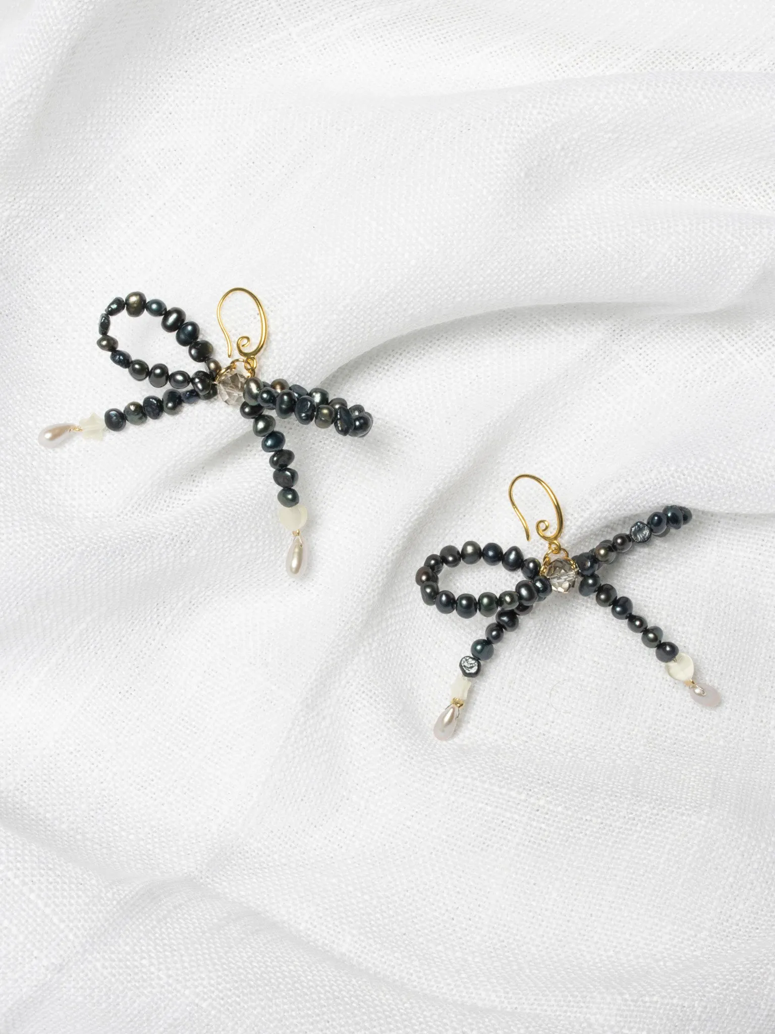 Studio Viv - Navy Bow Earrings